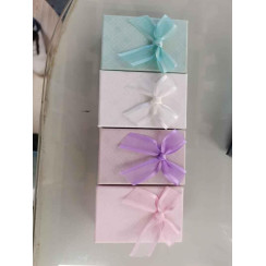 Коробка для годинника з бантом 8.5×9×5.5 см 4 кольори